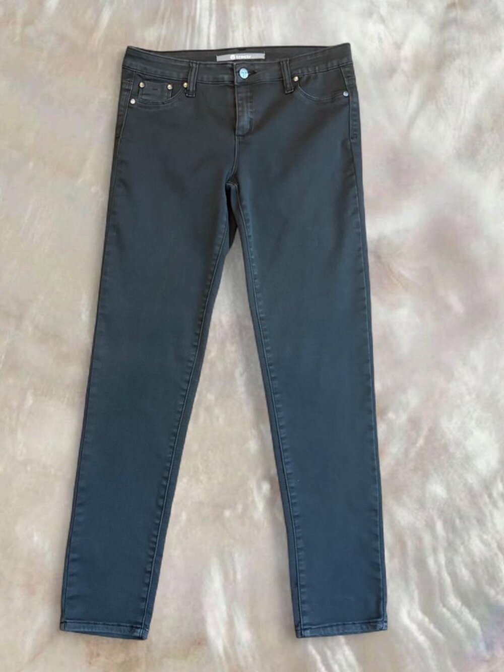 Bundle of Tractr Low-Rise Skinny Jeans